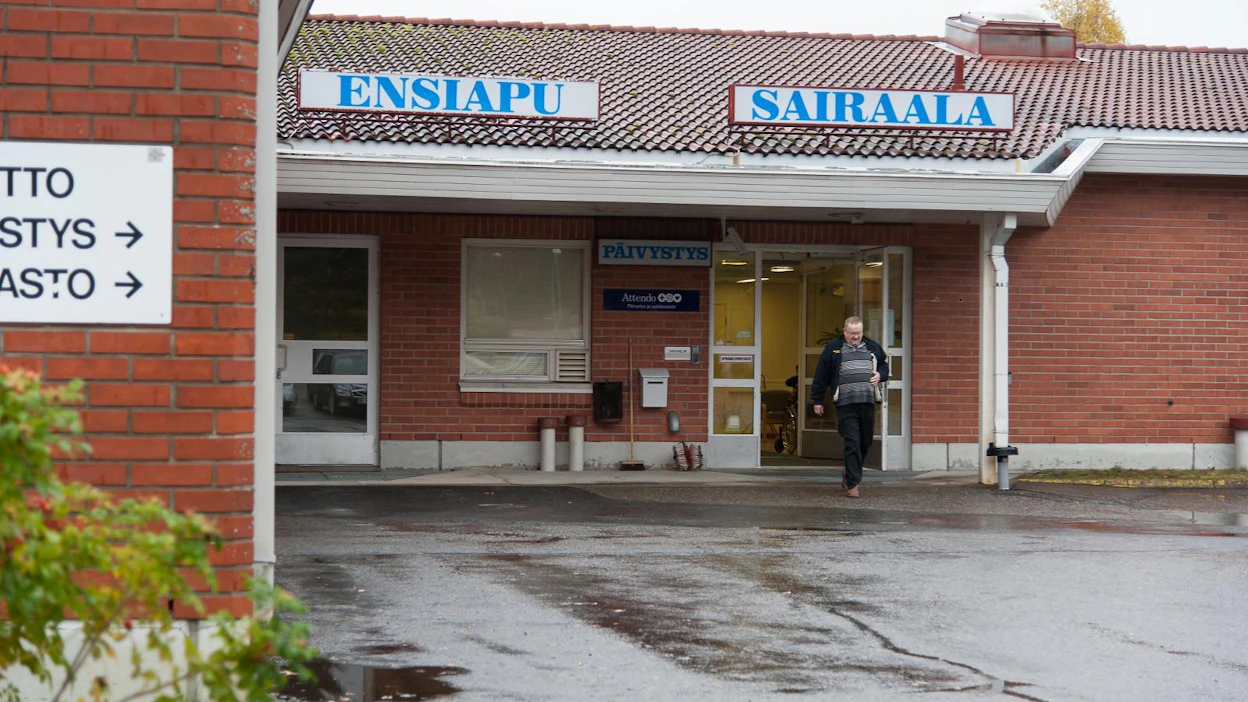 Terveyspalveluiden saanti on kallistumassa merkittävästi. Kuvassa Tohmajärven terveyskeskus.