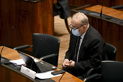 Hannu Hoskonen äänesti EU:n elpymispaketin hyväksymistä vastaan. LEHTIKUVA / EMMI KORHONEN
