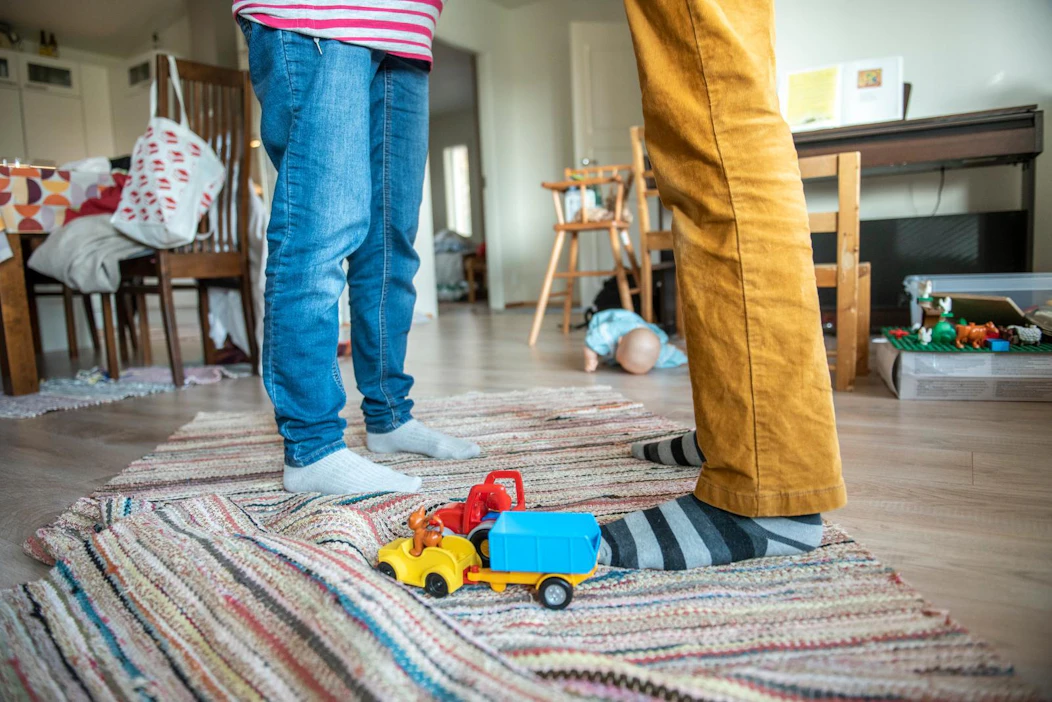 Rajuista riitatapauksista nousevat esille ainakin katkeruus ja kasautuneen pahoinvoinnin purkautuminen.