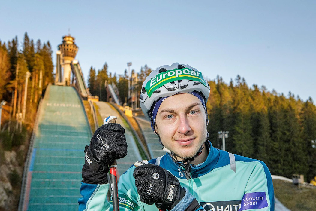 Yhdistetyn urheilijalla täytyy olla paloa hiihdon lisäksi mäkihyppyyn, joka vaatii tietynlaista luonteenlaatua. "Viehätystä vaaran tunteeseen ja pelon kohtaamista", Herola kuvailee.