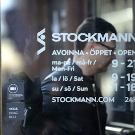 Stockmannin liikevaihto pieneni vuoden takaisesta. LEHTIKUVA / Heikki Saukkomaa