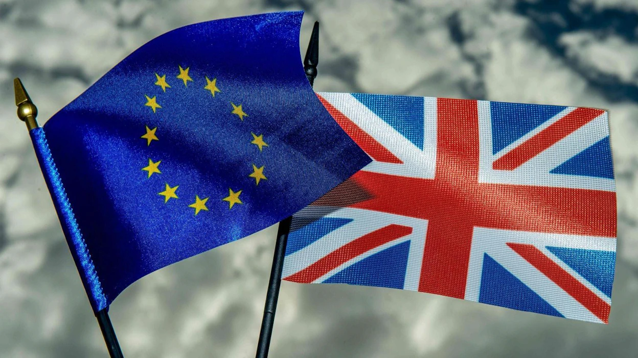 Britannian mahdollinen EU-ero vaikuttaisi kielteisesti Euroopan turvallisuuteen, varoittelevat Naton entiset pääsihteerit ja ex-puolustusministerit niin Britanniasssa kuin Yhdysvalloissa. LEHTIKUVA/AFP
