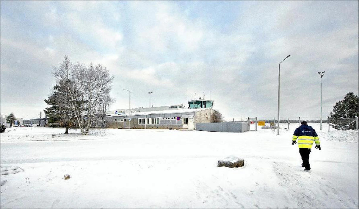 Kokkola-Pietarsaari-lentokentän matkustajamäärien odotetaan kääntyvän nousuun helmikuussa avattavan uuden Tukholman-lentoyhteyden myötä. Esko Keski-Vähälä