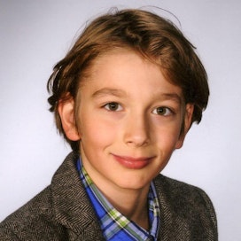 Finaalin nuorimmainen eli kymmenenvuotias Maxim Larionov sävelsi kilpailuun teoksen The Sunny Day eli Aurinkoinen päivä.