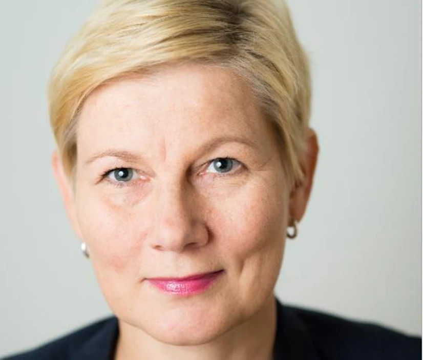 Nina Pärssinen lopettaa työnsä Metsäteollisuus ry:n työmarkkinajohtajana, ja muuttaa Lapuan Tiistenjoelle.