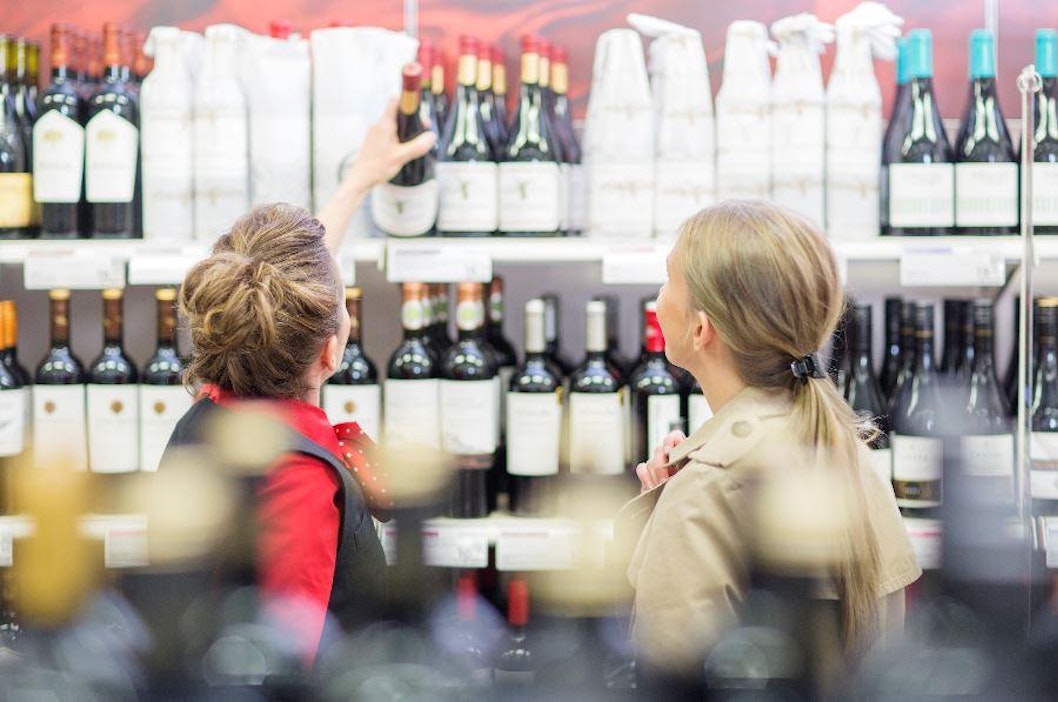 Alkon olemassaolon perusta on vastuullinen alkoholinmyynti, yhtiö painottaa.