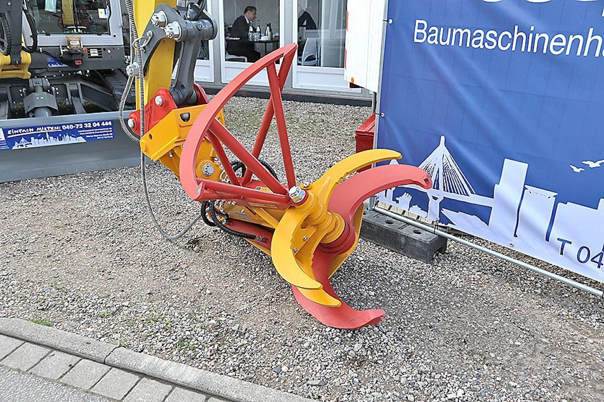 Hans Habbig Maschinenbau esitteli saksalaista energiapuuosaamista. Malleja on kaikkiaan kahdeksan. Griffy-malleissa kaadettava puu tuetaan yläosan kaareen. Suurimmalle mallille puun maksimihalkaisijaksi ilmoitetaan 34 cm.