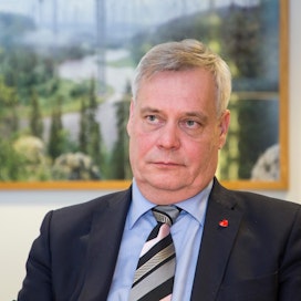 SDP:n puheenjohtaja Antti Rinne pitää myös maakuntamallia epäonnistuneena. &quot;Työ- ja elinkeinopalvelut kärsivät.&quot;