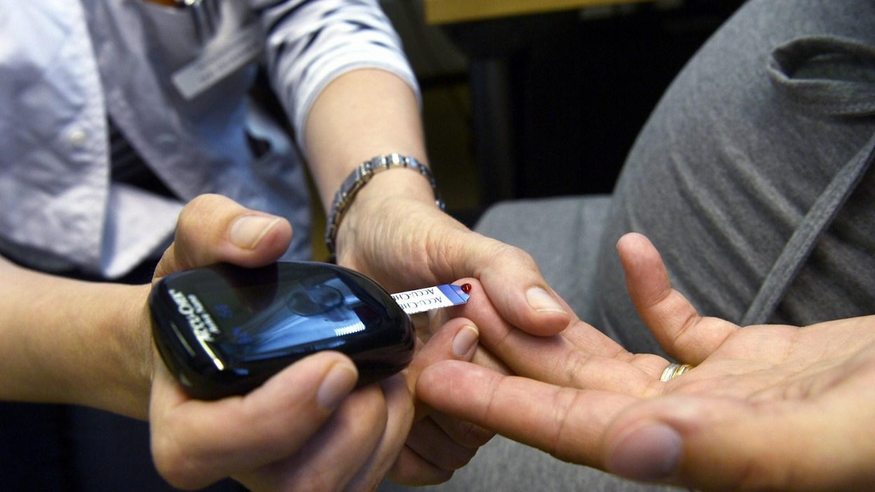Suomessa on jopa 150 000 diagnosoimatonta kakkostyypin diabeetikkoa. LEHTIKUVA / KIMMO MÄNTYLÄ