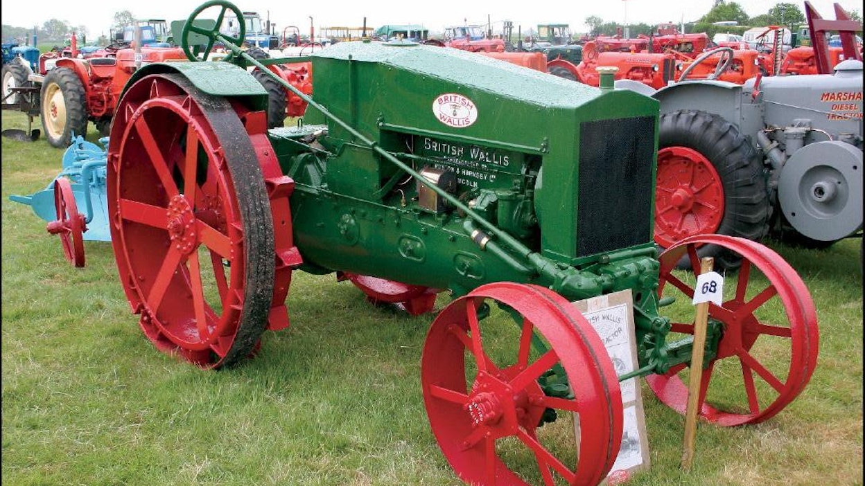 British Wallis Ruston &amp; Hornsby Ltd -traktoria valmistettiin vuosina 1920–28, Lincoln, Englanti. Valmistettu yhteensä n. 300 kpl