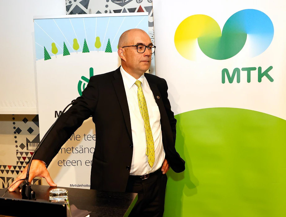 MTK:n metsävaltuuskunnan puheenjohtaja Mikko Tiirolan mielestä sähkönsiirtolinjojen maanomistajien osallistaminen tuottoihin parantaisi tuulivoiman hyväksyttävyyttä.