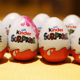 Makeisyhtiö Ferrero Scandinavie AB vetää esimerkiksi Kinder Surprise -suklaamunia pois myynnistä.