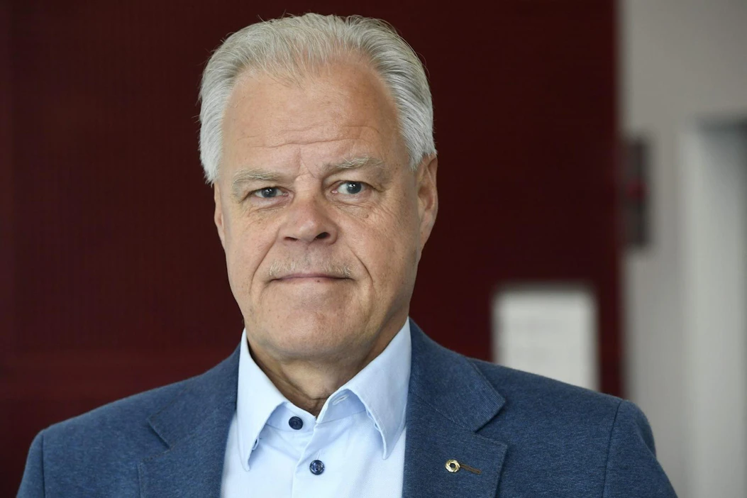 OAJ:n puheenjohtaja Olli Luukkaisen mielestä näyttää siiltä, että alan palkkaustaso, työolosuhteet ja opettajan urakehitys eivät enää houkuta nuoria entiseen tapaan.