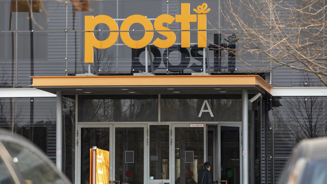 Postin meno pörssiin on herättänyt keskustelua muun muassa yhtiön johdon saamien palkkioiden kohtuullisuudesta.