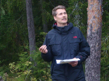 Suomen luonnonsuojeluliiton puheenjohtaja Risto Sulkava kritisoi maa- ja metsätalousministeriön toimintaa salailevaksi ja hätäiseksi.