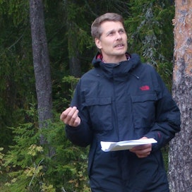 Suomen luonnonsuojeluliiton puheenjohtaja Risto Sulkava kritisoi maa- ja metsätalousministeriön toimintaa salailevaksi ja hätäiseksi.
