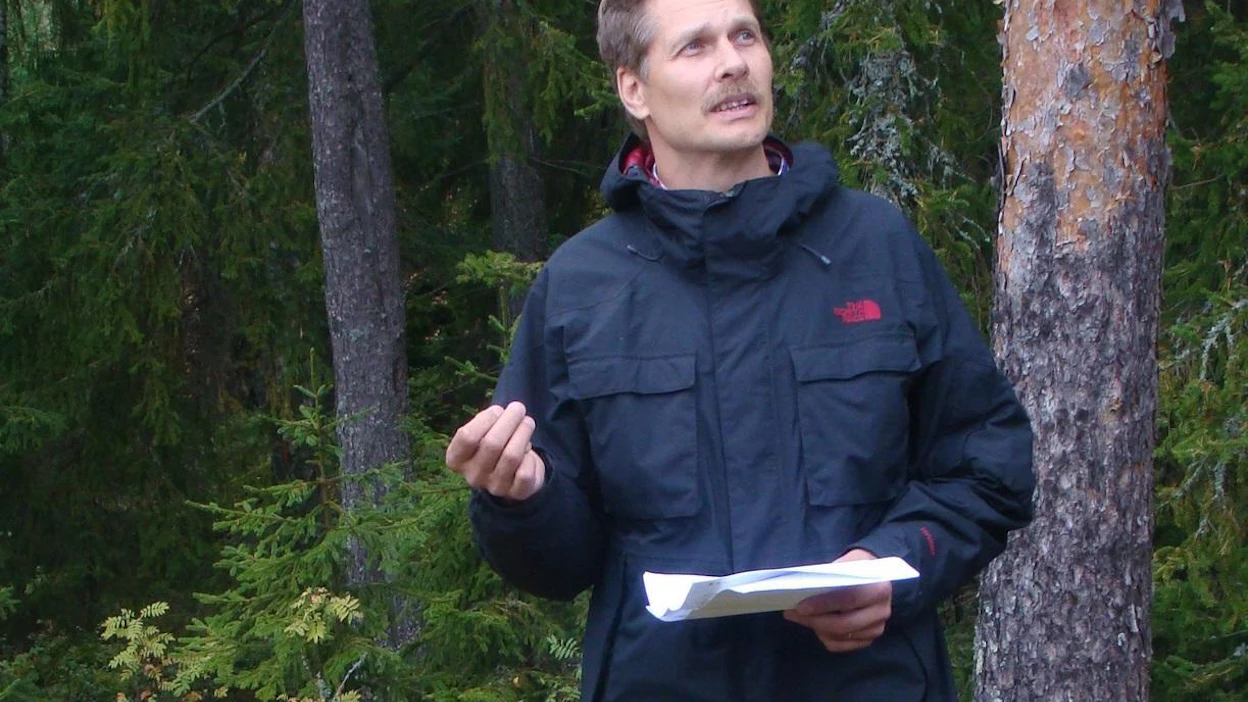 Suomen luonnonsuojeluliiton puheenjohtaja Risto Sulkava kritisoi maa- ja metsätalousministeriön toimintaa salailevaksi ja hätäiseksi.