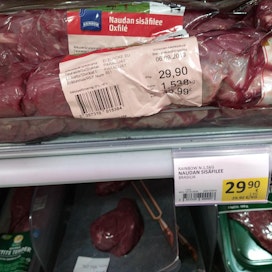 Lukijan lähettämän kuvan mukaan Siilinjärven S-marketissa myytäisiin brasilialaista sisäfilettä. Kyseessä on virhe ja liha tulee pakkausmerkinnän mukaan Paraguaysta.