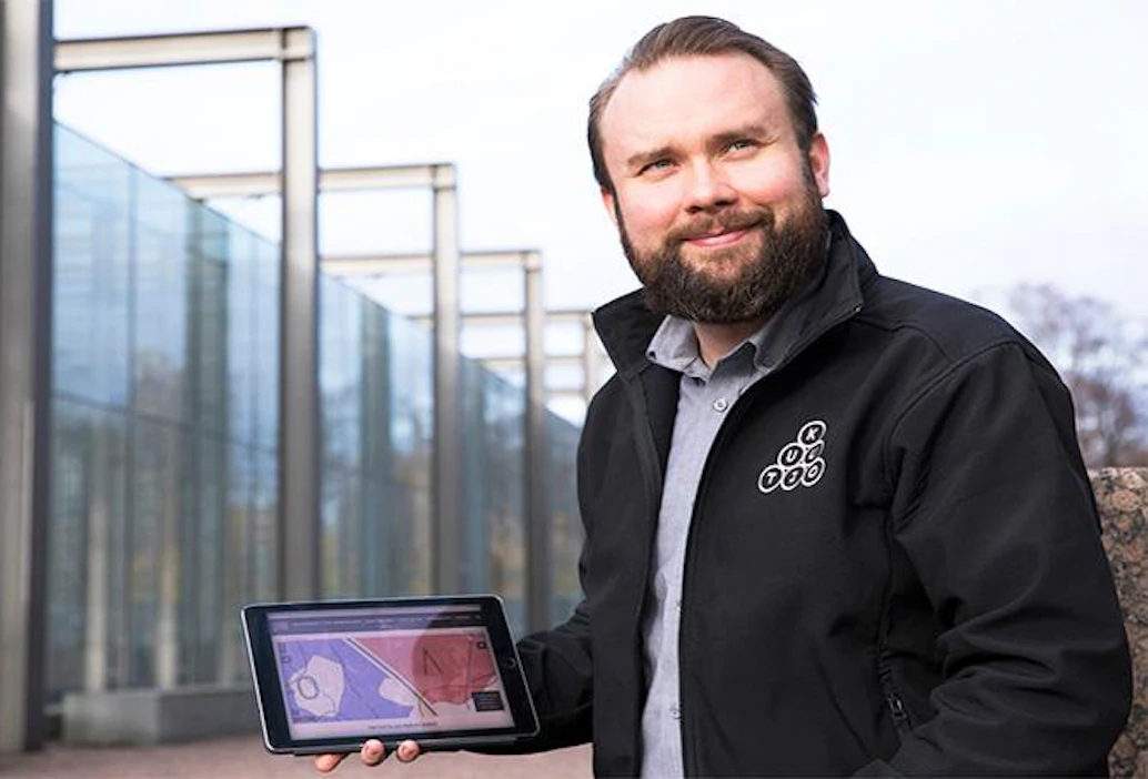 Aku Mäkelä on pitkän linjan metsäalan ammattilainen, joka johtaa digiajan puukauppapaikkaa.