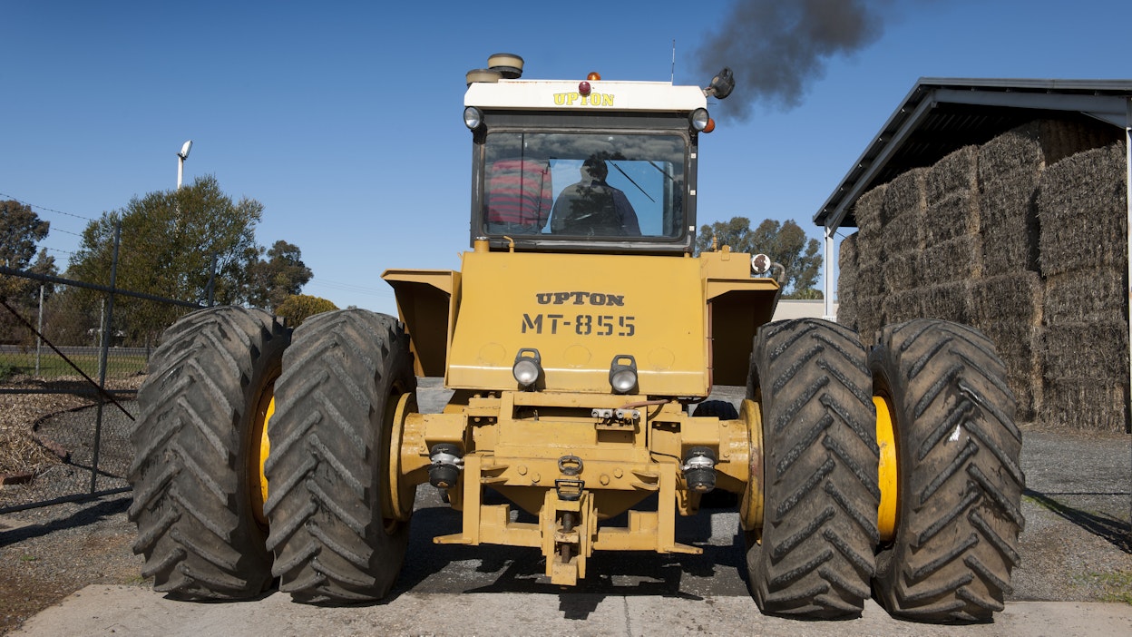 Upton MT-855 oli valmistuttuaan maailman tehokkain takavetoinen traktori.