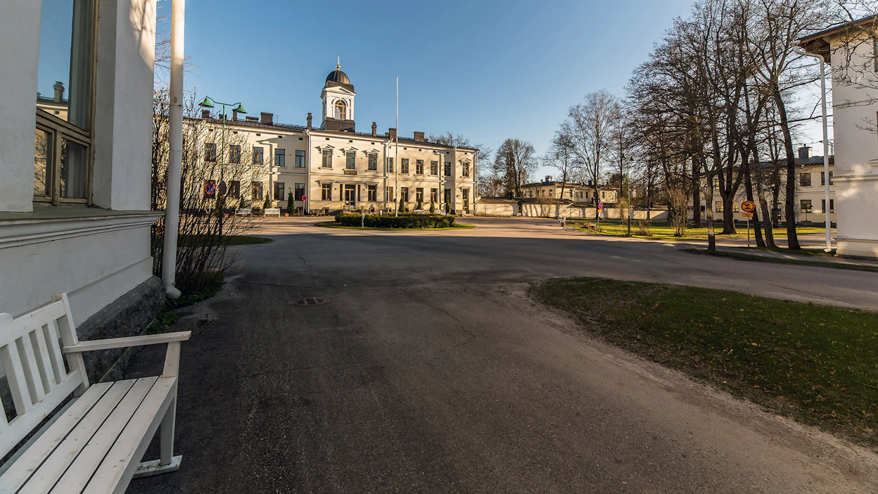 Pitkäniemen sairaalassa hoidetaan vakavasti ja äkillisesti sairastuneita, kuten psykoosipotilaita, skitsofreenikoita ja syömishäiriöpotilaita.