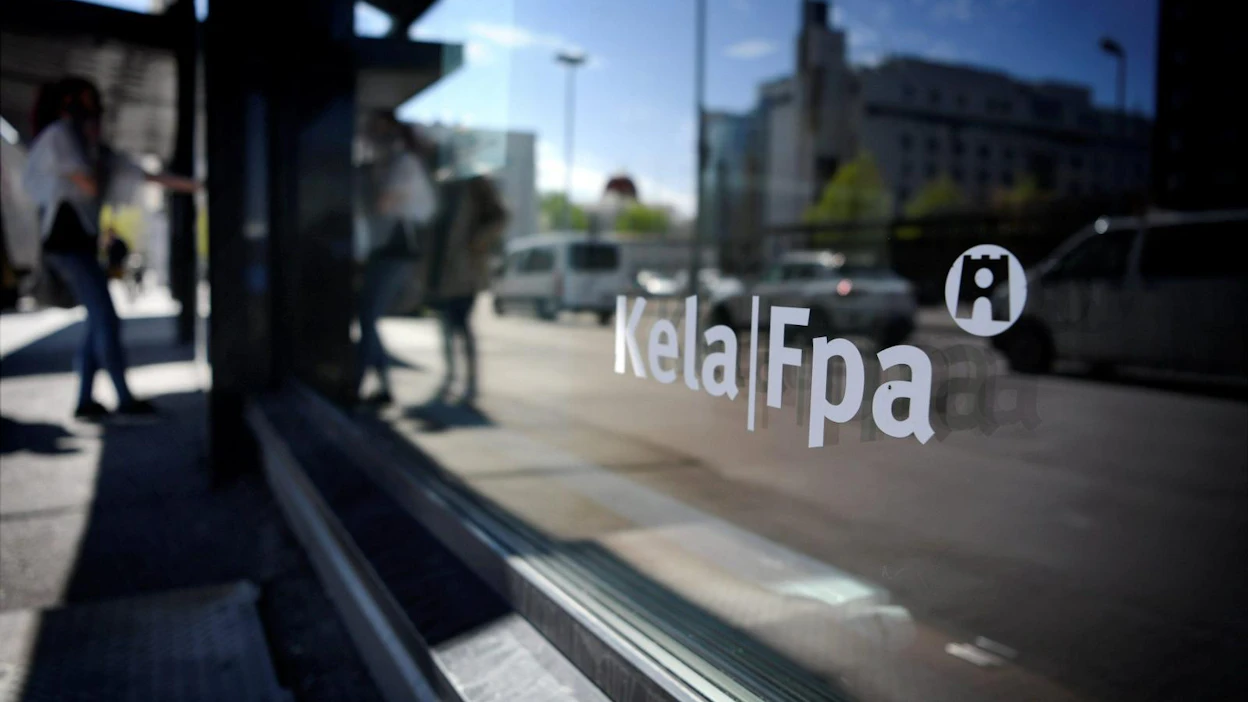 Kela maksoi viime vuonna erilaisia etuuksia lähes 16 miljardin euron edestä.