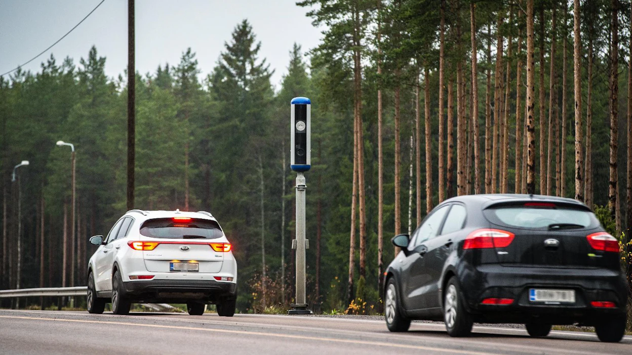 Kuutostien uudenmalliset kamerat pystyisivät ottamaan ylinopeutta ajavasta autosta kauempaakin kuvan, mutta ominaisuutta ei ole otettu käyttöön.