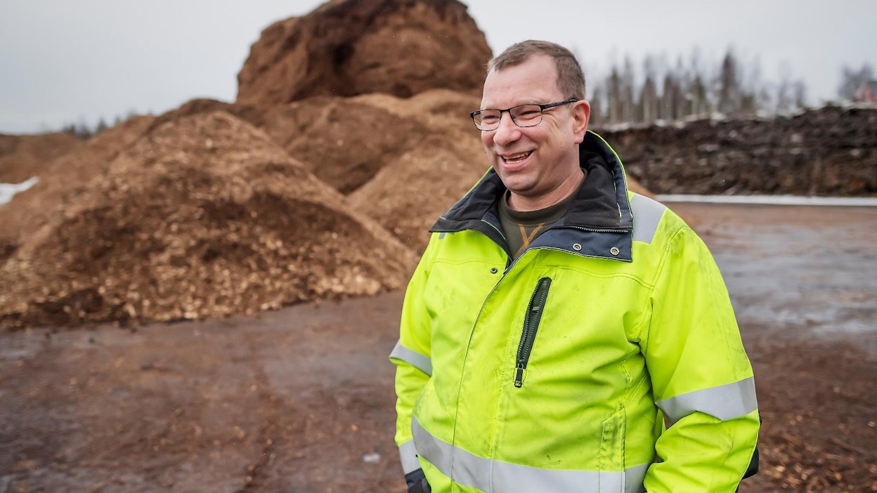 "Nyt tieto saadaan kaikille yrittäjille yhdellä napinpainalluksella", Marko Vainionpää kiittää Alavuden pienhankintapalvelun portaalia. Hän on Pohjanmaan Biolämpö Oy:n toiminnanjohtaja. ”Lempäälä etelässä, Ähtäri idässä, ja lännessä mennään Pohjanlahteen asti”, Vainionpää määrittelee yrityksensä reviirin.