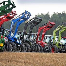 100–120-hevosvoimaiset traktorit ovat suosittuja vuokrauskäytössä ympäri vuoden. Kuvan 120-heppaiset osallistuivat Koneviestin numerossa 4/2021 julkaistuun traktorivertailuun.