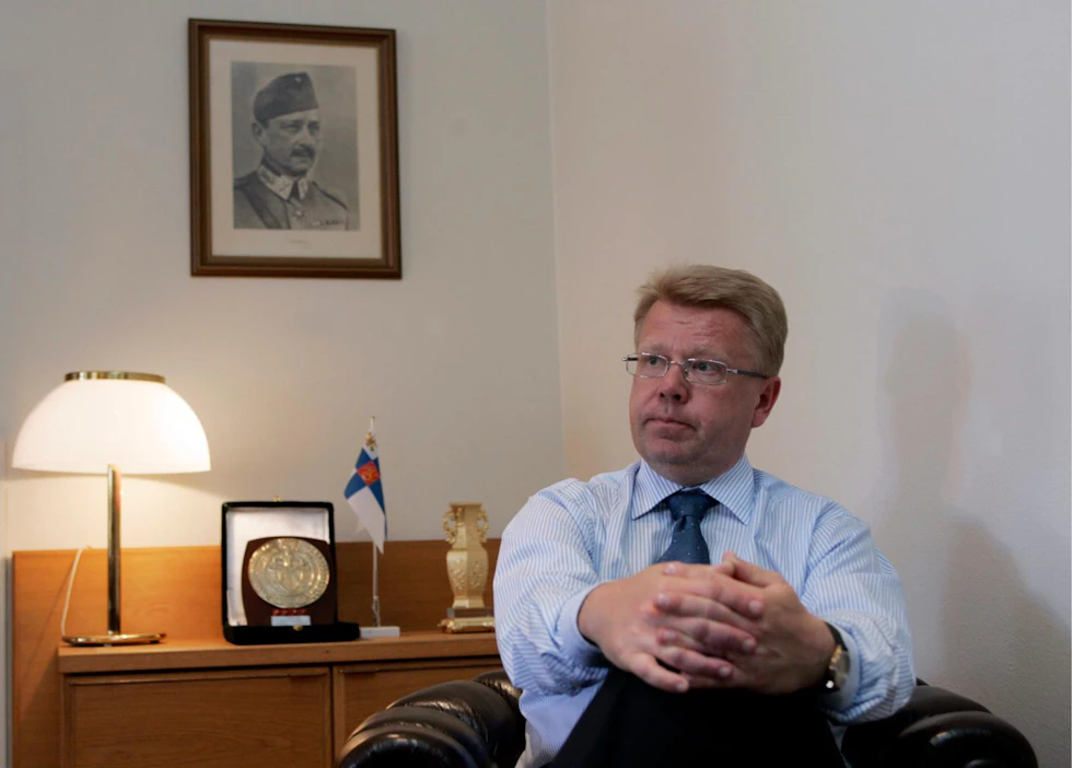 Jyri Häkämiehen mielestä Suomen vanhin laki eli työsopimuslaki vuodelta 1946 pitäisi uudistaa.