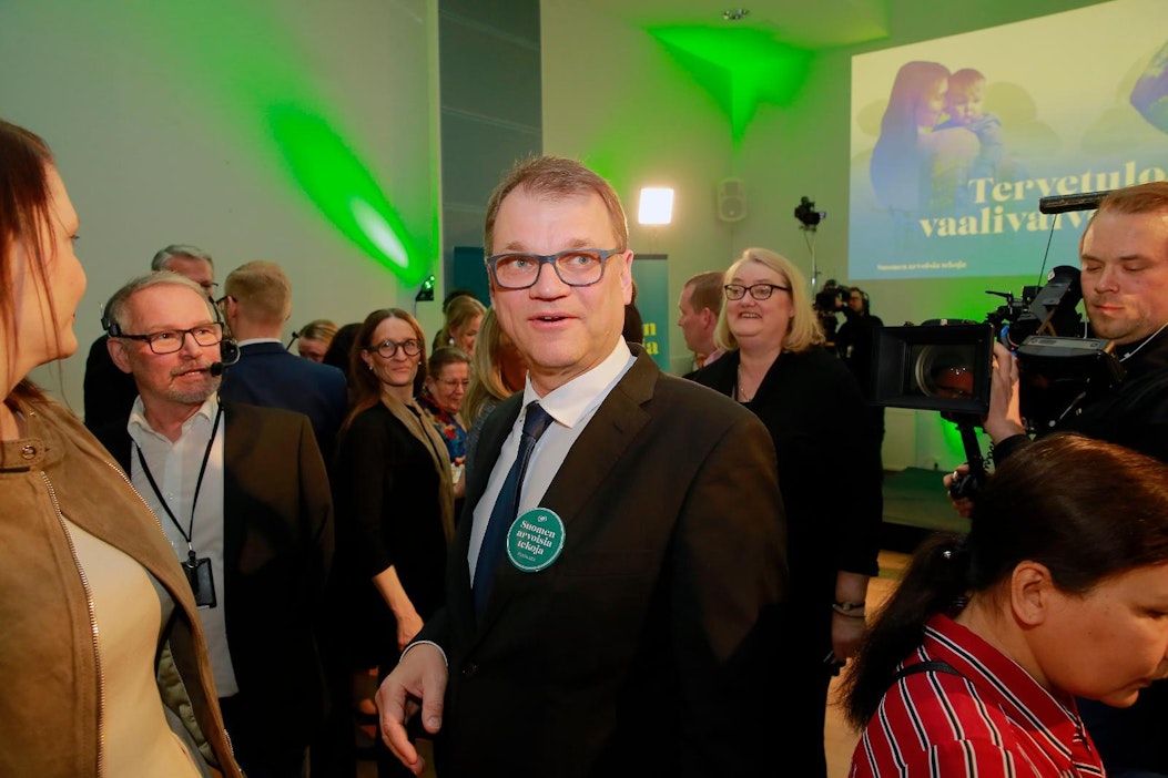 Keskustan puheenjohtaja Juha Sipilä puolueen vaalivalvojaisissa sunnuntaina.