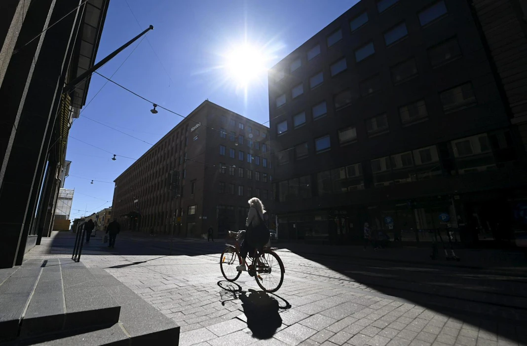 Keskustojen elinvoimaa on nakertanut jo useiden vuosien ajan kaupan rakennemuutos, kuten lisääntynyt verkkokauppa. Lehtikuva / Vesa Moilanen