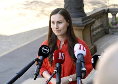 Vain 16 prosenttia kannattaa keskustan eroa Sanna Marinin (kuvassa) hallituksesta. LEHTIKUVA / VESA MOILANEN
