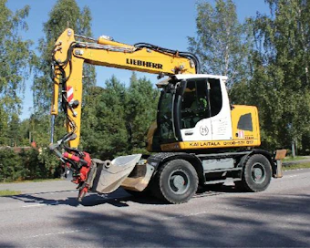 Taittopuomi parantaa koneen ajettavuutta tuomalla kaivulaitteen massan lähemmäs koneen keskipistettä. Samalla kuljettajan mahdollisuus nähdä koneesta oikealle paranee.