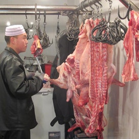 Kiinalaiset kuluttavat jopa puolet maailman sianlihasta.  Henkeä kohden laskettuna nykyinen lihankulutus on kuitenkin keskivertosuomalaisen syömää lihamäärää pienempi.