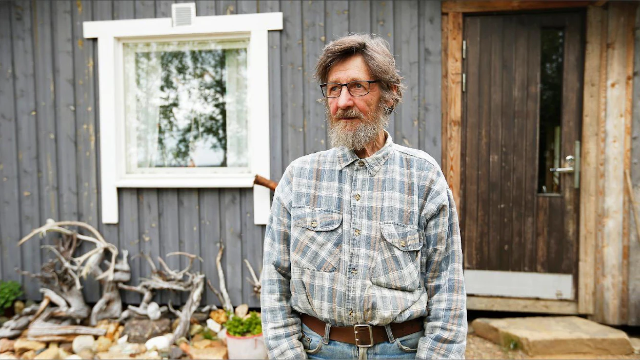 Raimo Kanamäki löysi uransa kolmanneksi suurimman kultahipun, Jeren, tämän kesän juhannussunnuntaina ja aikoo myydä hipun eniten tarjoavalle. Hän uskoo suurista hipuista, isomuksista, tulee keräilyharvinaisuuksia. Pekka Fali