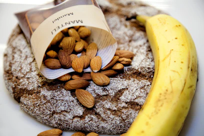 Onko banaanissa täysjyvää? Täysjyväisyys tarkoittaa kaikessa yksinkertaisuudessaan sitä, ettei mitään siemenen kolmesta osasta (leseet, alkio ja siemenvalkuainen) ole poistettu.
