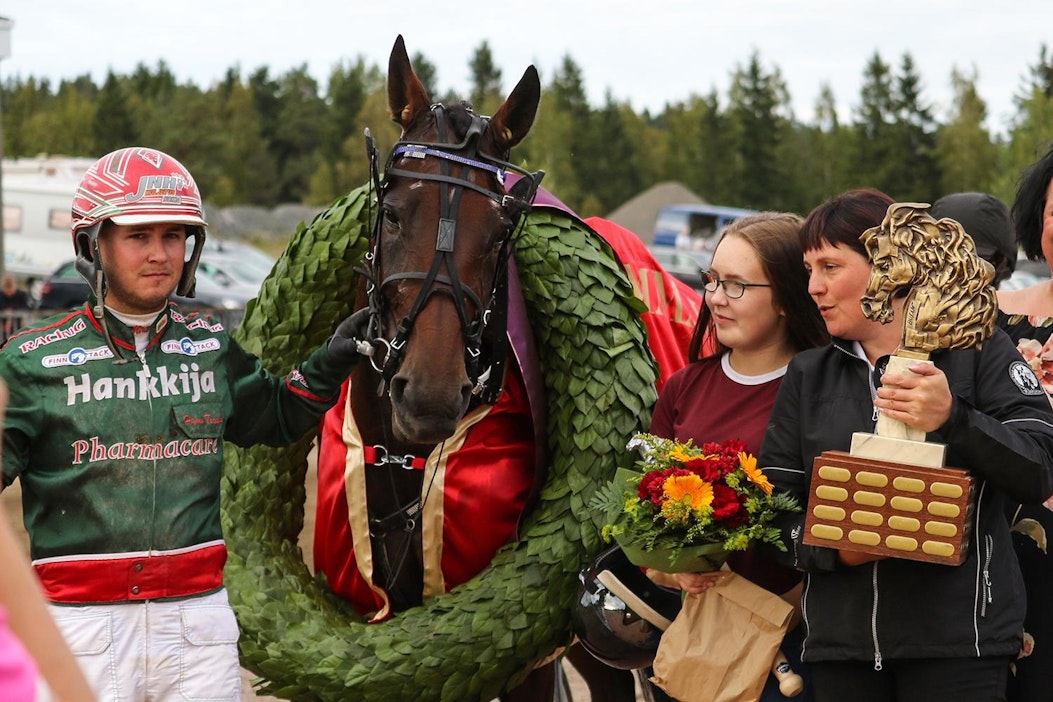 Ranch Kelly suuntaa kohti Bordeauxia.