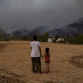 Lähes puolet maailman lapsista on äärimmäisessä vaarassa ilmastokriisin vuoksi. AFP / YASIN AKGÜL