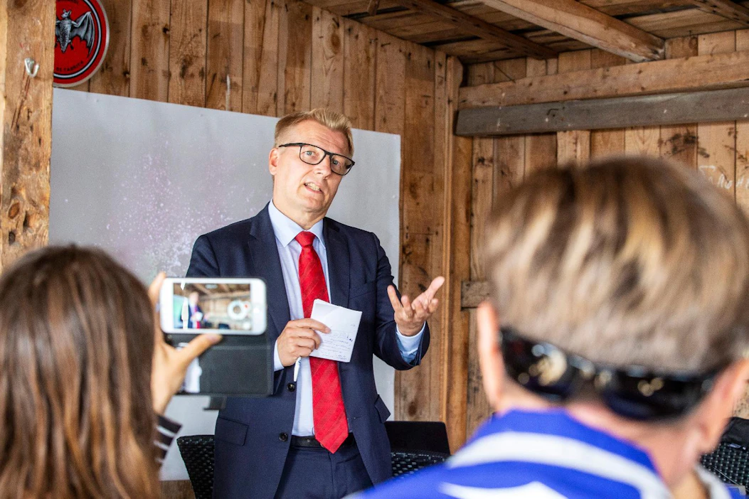 Porrastettua alennusta ei pidä tehdä korottamalla veroa kaupungeissa, Kimmo Tiilikainen huomauttaa kirjoituksessaan.