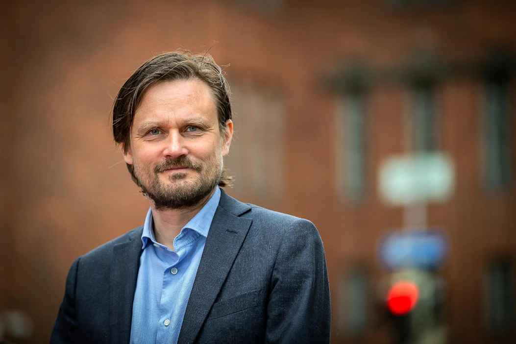 PTT:n ennustepäällikön Janne Huovarin mielestä hallituksen pitäisi saada aikaiseksi uudistuksia, joilla lisätään työllisten määrää ja vauhditetaan investointeja. Sekä työllisyys että investoinnit ovat menossa väärään suuntaan.