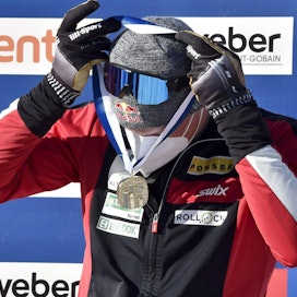 Niskanen hallitsi hiihtoa läpi kilpailun ja kukisti hopeaa ottaneen Jämin Jänteen Ristomatti Hakolan maalissa 35 sekunnilla.