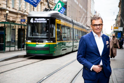 Stockmannin toimitusjohtaja Jari Latvanen pelkää Helsingin keskustan näivettyvän. "Keskustan saatavuus on varmistettava."