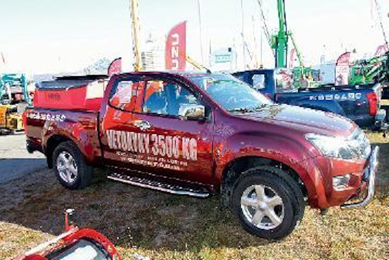 Isuzu D-Maxin vetokyky kasvaa 3 000 kilosta 3 500 kiloon yhdistelmämassan pysyessä kuitenkin entisellään. Näin Isuzusta tulee vetokyvyltään markkinoiden johtava merkki. Uuden vetokyvyn malleja on saatavilla lokakuusta lähtien. Edullisimman version, Space Cab 2.5 MT LX:n uusi verollinen hinta on 32 275 euroa. (TR)