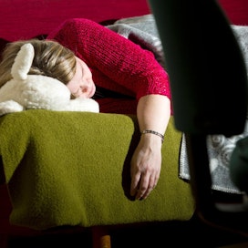 Vähäisten yöunien aiheuttama väsymys vaikuttaa kokonaisvaltaisesti hyvinvointiin ja terveyteen, mutta altistaa myös muille vahingoille.