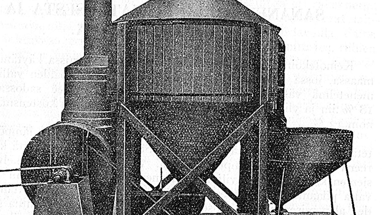 Helsinkiläisen Savonius &amp; Co:n v.1923 esittelemä Sinus-koneriihi oli ensimmäinen täysin koneellinen kuivuri. Jalaksien päälle asennettu kuivuriosa painoi 500 kg ja omalla alustallaan oleva uuni 400 kg, joten kuivauslaitosta pystyi tarvittaessa siirtelemään puintipaikalta toiselle. Sinus maksoi 1920-luvun lopulla 20 000 mk, uuteen Fordsoniin tarvittiin tuolloin vain 5 000 mk enemmän.