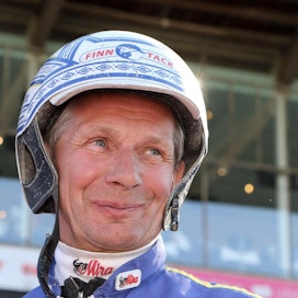 Jorma Kontio ajoi tänä vuonna kolmatta kertaa urallaan Solvallan ajajaliigan voittajaksi.