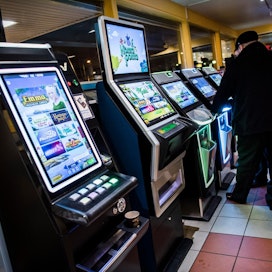 Rahapeliautomaattien tulevaisuuden kohtalo jakaa mielipiteitä.