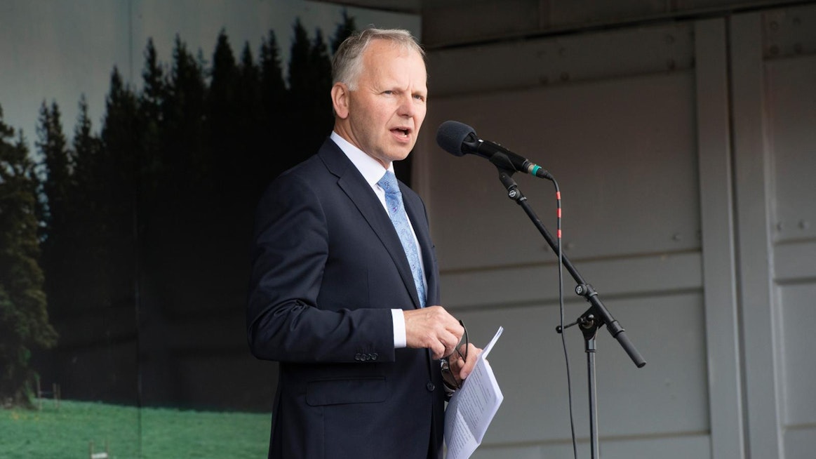 Maa- ja metsätalousministeri Jari Leppä (kesk.) kertoo, että hallitus on päättänyt useista toimista kala-alan tilanteen parantamiseksi.