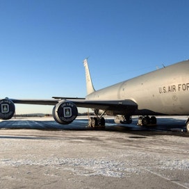 Yhdysvaltojen ilmavoimien KC-135 Stratotanker ilmatankkauskone Naton Trident Juncture 18 -harjoituksen esittelytilaisuudessa Lapin lennostossa Rovaniemellä lokakuussa 2018. LEHTIKUVA / JOUNI LAAKSOMIES